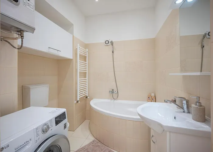 Design @ Rumbach Apartament *